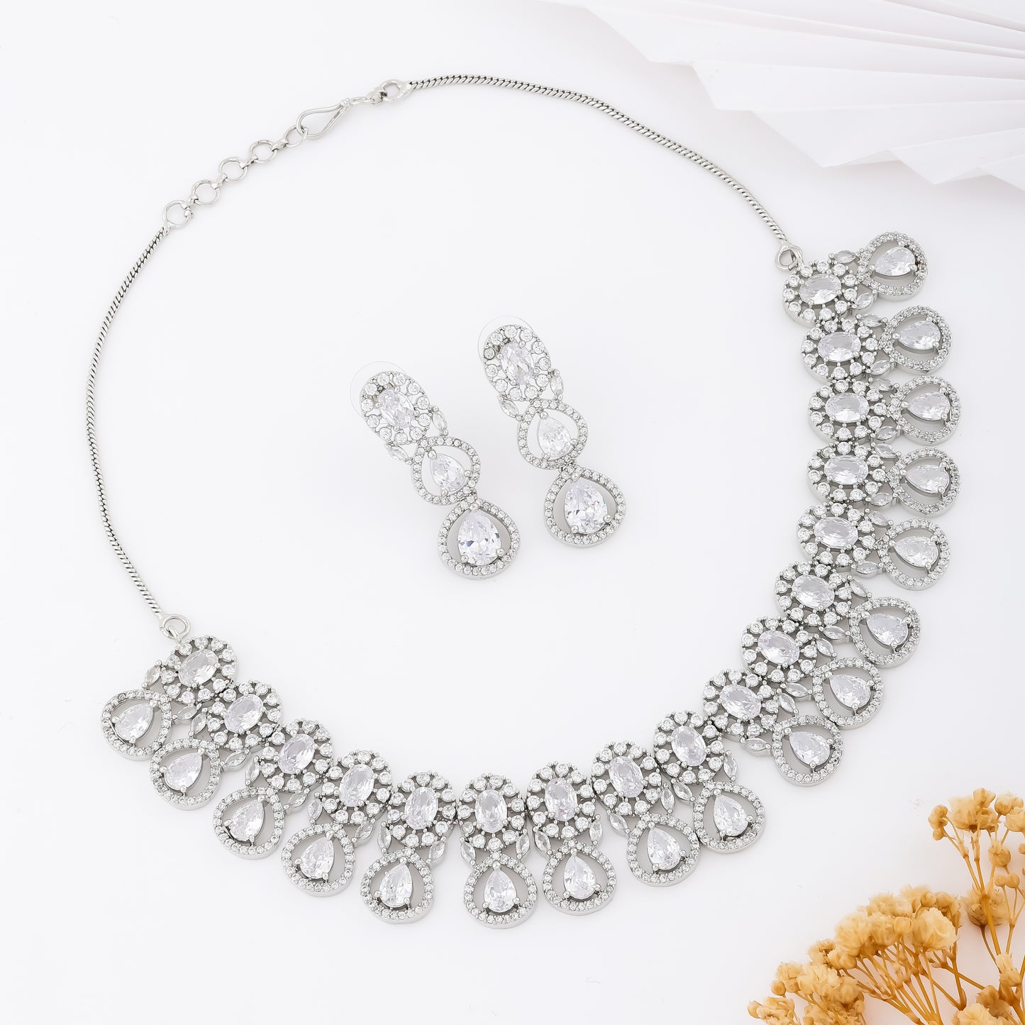 Regal Radiance Necklace Set