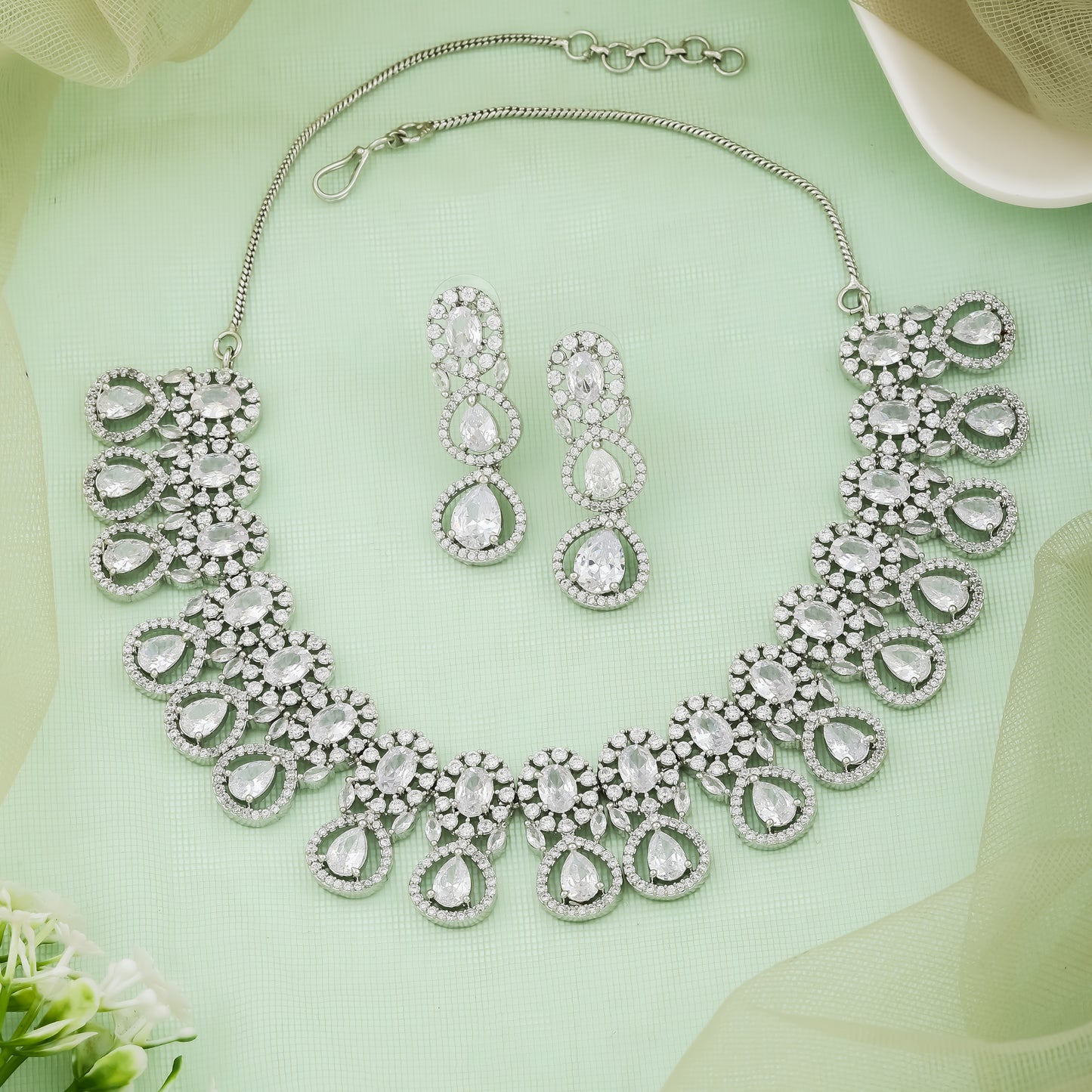 Regal Radiance Necklace Set