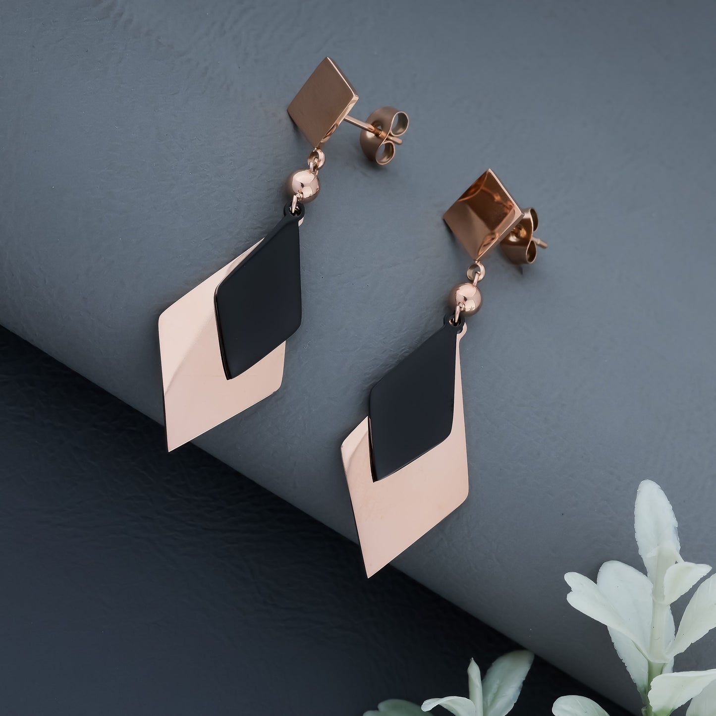 Geometric Elegance Dangle Earrings for Daily Use